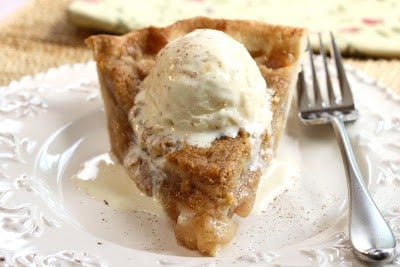 Pear Crumb Pie - juicy pears topped with a sweet crumb mixture wrapped in a flaky crust - fall fruit at it's best! www.savingdessert.com