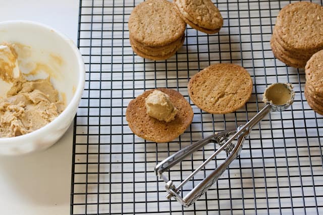 Peanut Butter Sandwich Cookies | www.savingdessert.com