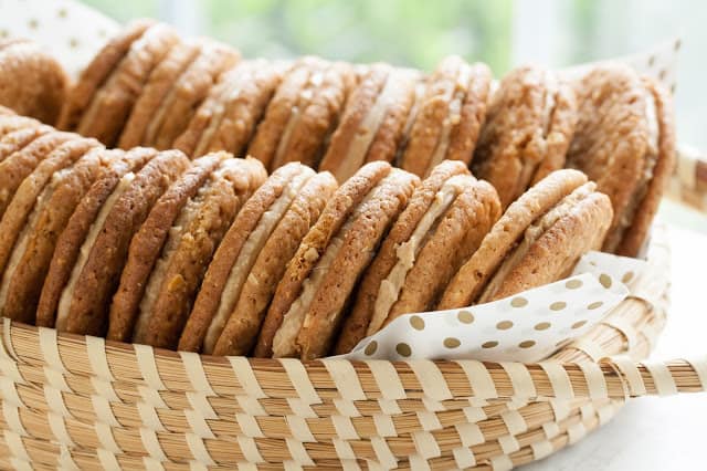 Peanut Butter Sandwich Cookies | www.savingdessert.com