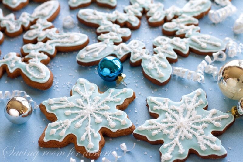 Gingerbread Cookies | www.savingdessert.com