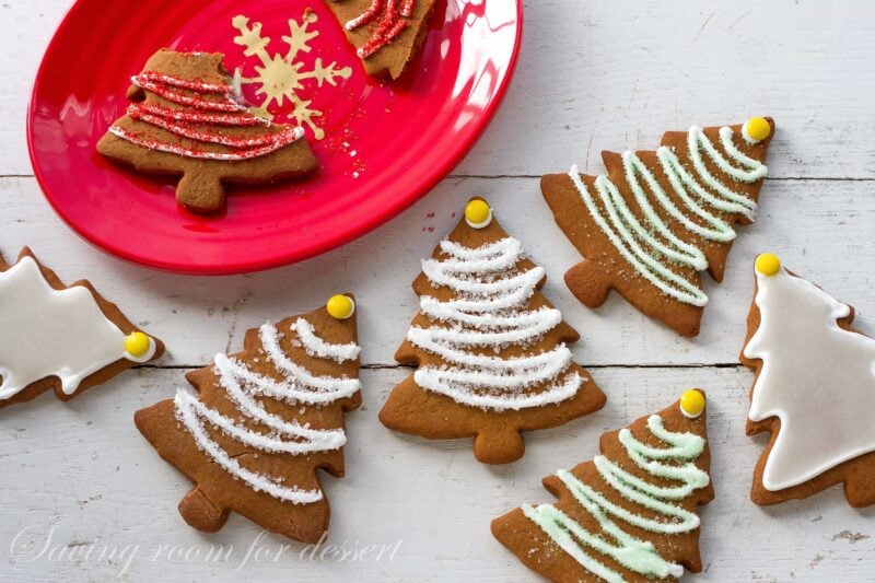 Gingerbread Cookies | www.savingdessert.com