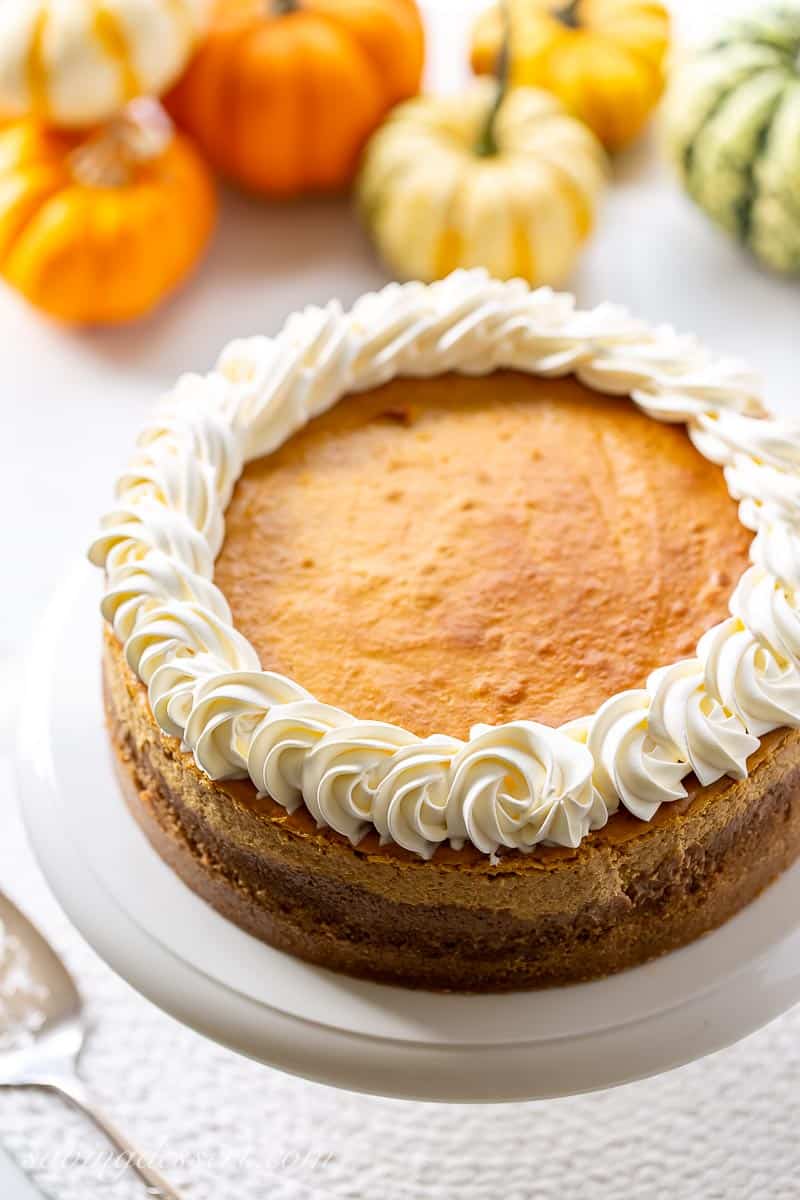 Spiced cheesecake on a cake platter