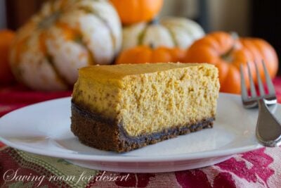 Spiced Pumpkin Cheesecake amongst Gingersnap Crust Spiced Pumpkin Cheesecake amongst Gingersnap Crust