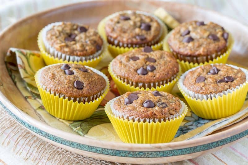 Super Healthy Dark Chocolate Chip Banana Muffins | www.savingdessert.com