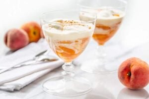 Glasses of peaches and cream