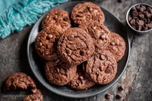 overhead view of a plate of chocolate brownie cookies