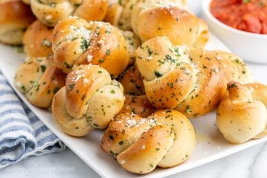 close up of buttered garlic knots