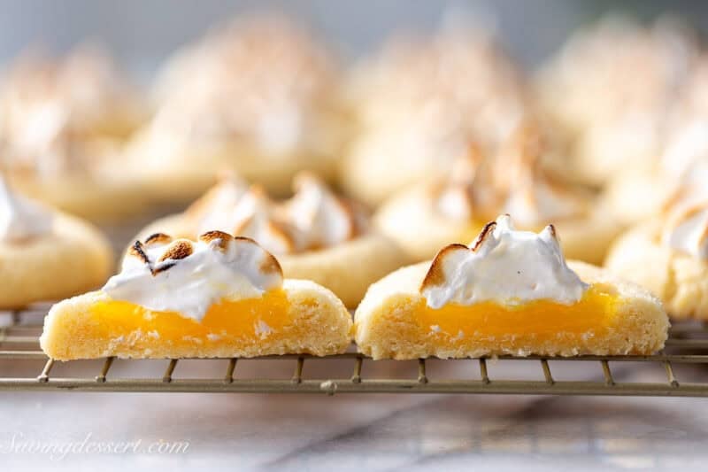 A lemon meringue pie cookie cut in half.